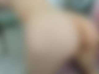 YanaMiana's Live Sex Cam Show
