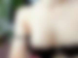 YanaMiana's Live Sex Cam Show