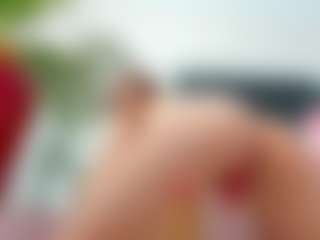 YanaMiana's Live Sex Cam Show