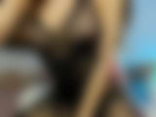 YanaMiana's Live Sex Cam Show