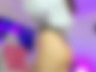 Live cam show with YanaMiana - Toes on Camsoda