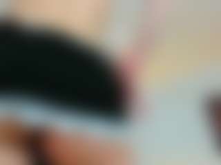 YanaMiana's Live Sex Cam Show