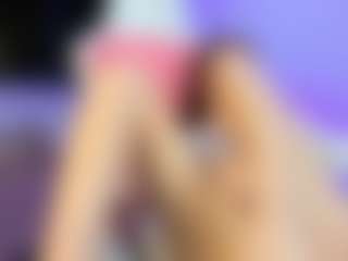 Live cam show with YanaMiana - Strip on UwU Esports