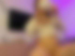 YanaMiana's Live Sex Cam Show