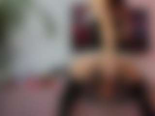YanaMiana's Live Sex Cam Show