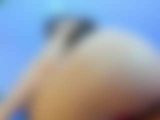 YanaMiana's Live Sex Cam Show