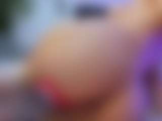 Live cam show with YanaMiana - Shaved Pussy on livesexfox.com