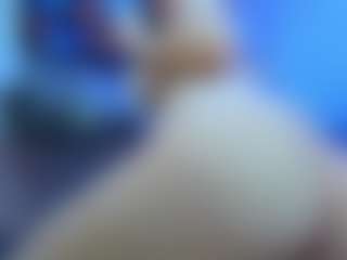 YanaMiana's Live Sex Cam Show