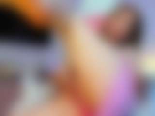 Live cam show with YanaMiana - Skinny on CamClone