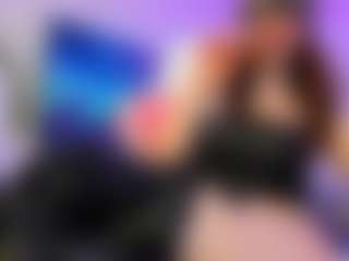 Live cam show with YanaMiana - Upskirt on Gym Cam Girls