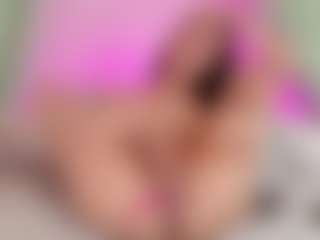 Live cam show with GRACE - Ebony on Gym Cam Girls