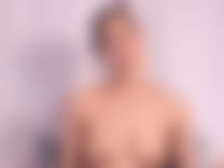 Live cam show with GRACE - Brown Eyes Ebony on AdultVida.com