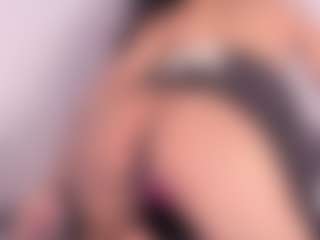 Live cam show with GRACE - Butt Plug on Camsoda