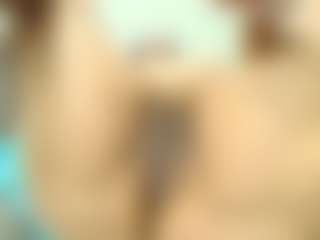 Live cam show with GirlAmada - Living Room on Milf Play