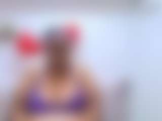 Live cam show with GirlAmada - Granny on UwU Esports