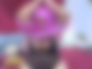 Live cam show with GirlAmada - Granny MILF on Dolls Live