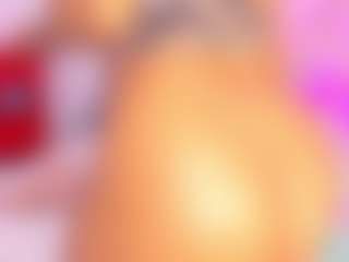 Live cam show with Mariana Santos - Curvy on Streamer API