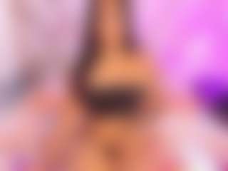 Live cam show with Mariana Santos - Lush on AdultVida.com