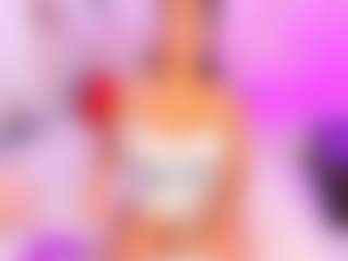 Live cam show with Mariana Santos - Oil on xfollow cams