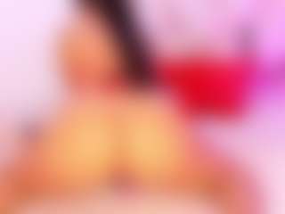 Show de cam en vivo con Mariana Santos - Camel Toe en Camsoda