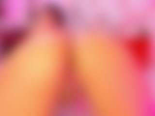 Live cam show with Mariana Santos - Ebony Shaved Pussy on Camsoda