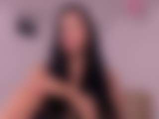 Live cam show with Mia Quevedo - Oil on SinfulBabes
