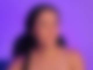 Live cam show with Odette-idony - Living Room on Uber Horny