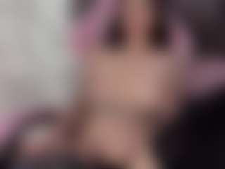 Live cam show with Aly Roses - Oil on crypto-cams