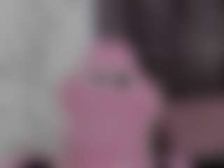 Live cam show with Aly Roses - Skinny on Camming Site