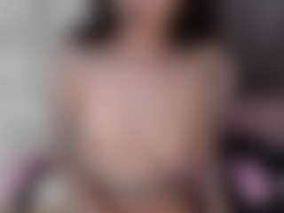 Live cam show with Aly Roses - Smoke on Chatstar