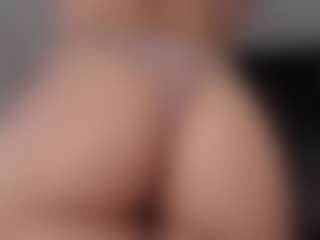 Live cam show with Aly Roses - Fuck Machine on Mixed Magazine Live
