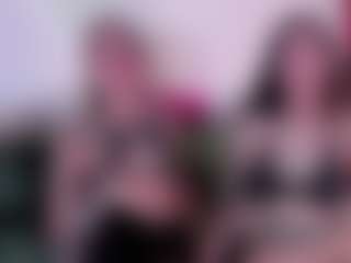 Live cam show with Aly Roses - Skinny on Camsoda