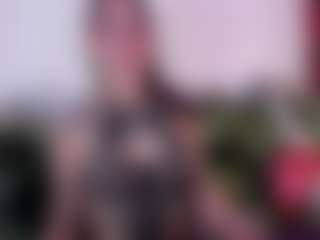 Spettacolo in cam dal vivo con Aly Roses - Blowjob su Camsoda