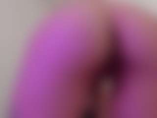 Live cam show with Aly Roses - Orgasm on Camsoda