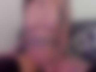 Live cam show with Aly Roses - Arab Young Adult on Camsoda