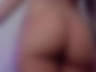 Live cam show with Aly Roses - Smoke on Camsoda