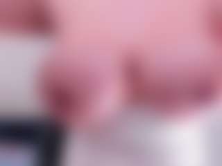Live cam show with candyxtreo - White on Camsoda | colombia