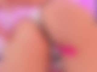 Live cam show with Sophia-rincon - Cute on StripNow