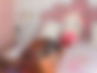 Live cam show with Big Ass candy - Strip Curvy on Hubzter Live