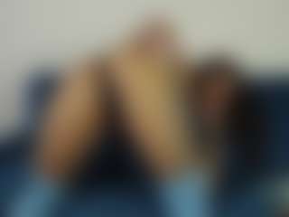 Live cam show with YazminRoyal - Squirt on CamClone