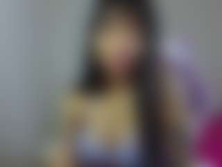 Live cam show with YazminRoyal - Skinny MILF on Chatstar