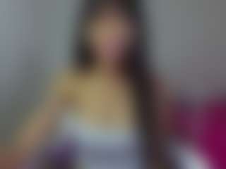 Live cam show with YazminRoyal - Living Room on camwithhim.com