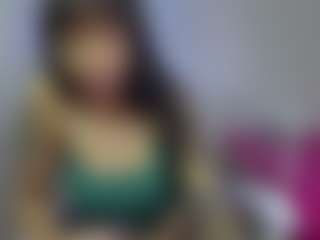 Live cam show with YazminRoyal - Skinny MILF on Fling VIP Chat
