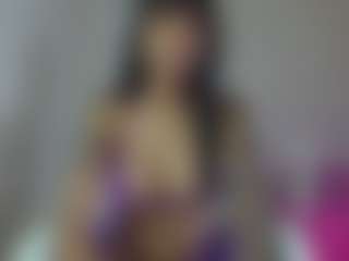 Live cam show with YazminRoyal - Ebony MILF on Fling VIP Chat