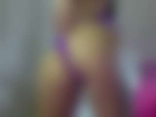 YazminRoyal's Live Sex Cam Show