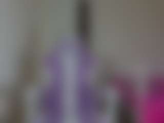 Live cam show with YazminRoyal - Ebony MILF on liverealitysex.com