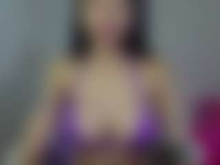 YazminRoyal's Live Sex Cam Show