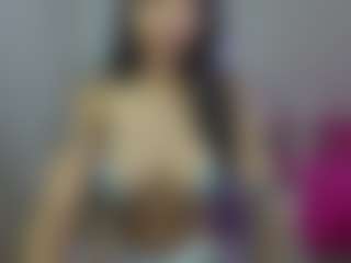 Live cam show with YazminRoyal - Dildo on fapnchat