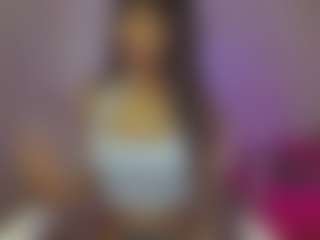 Show en direct avec YazminRoyal - Athletic Teen (18+) sur Camsoda