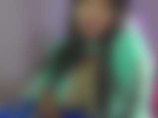 YazminRoyal MILF webcam performer live streaming
